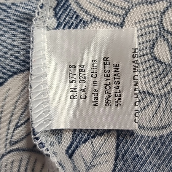 Papillon sleeveless zipper front tank - Picture 8 of 8